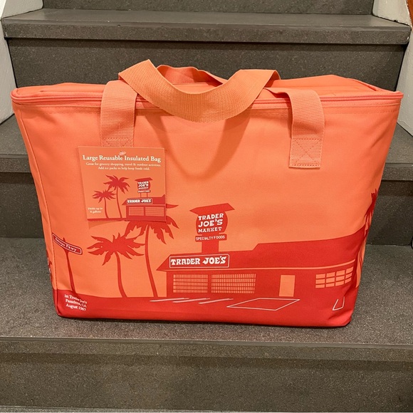 Trader Joe's 2025 Limited Edition Insulated Bags, Bundle of 3 Bags, New With Tag - Picture 5 of 16